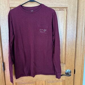 Vineyard Vines Long-Seeve Vintage Whale Graphic T-Shirt. Size Medium